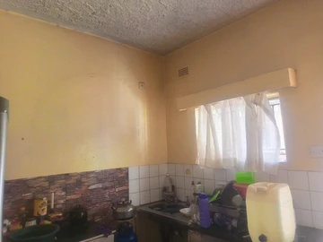 2 Bedroom Flat & Apartment