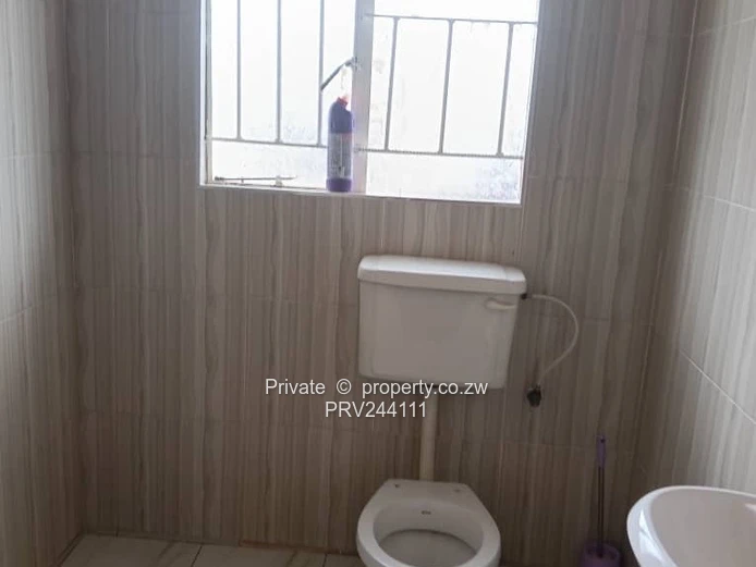 New 5-Bed Chitungwiza Home, Brick & Walled Yard, Fully serviced area (Sole Mandate)