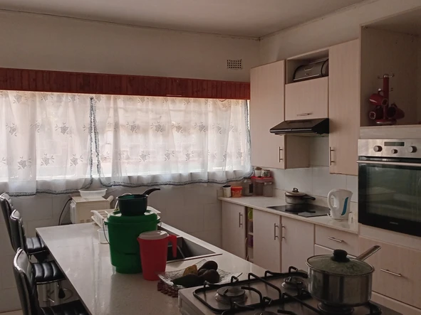 6 Bedroom House