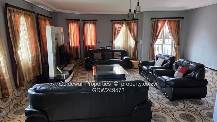 4 bed house for sale in Monavale on 1046sqm with deeds