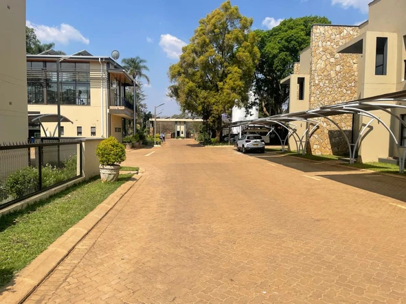 3 Bedroom Flat & Apartment