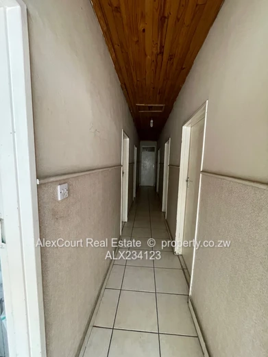 BARGAIN! Solid House in a Serene Neighborhood! (Sole Mandate)