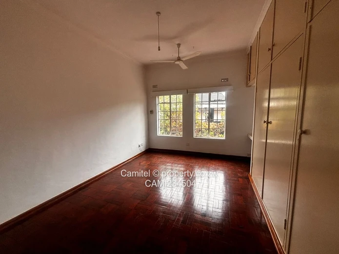 Greendale North house with six beds having 2 ensuite, swimming pool 