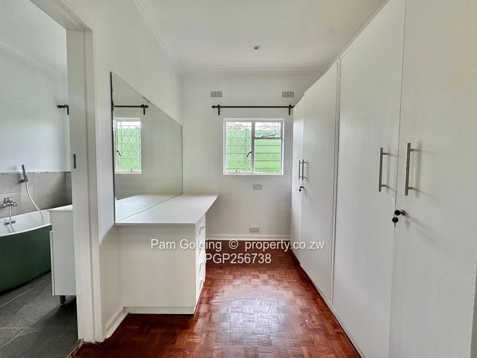 Renovated - 4 Bedroom Home - Greendale North