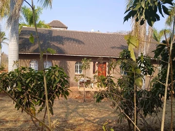 6 Bedroom House
