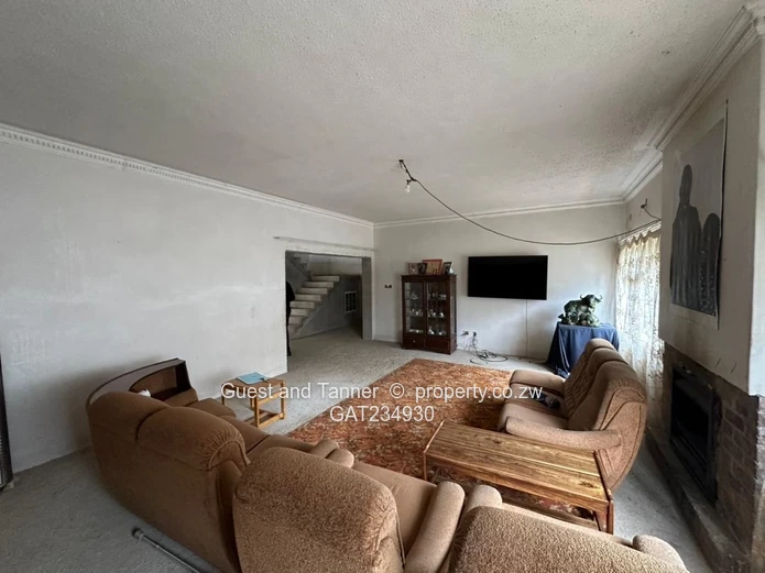  6-Bedroom House For Sale In Borrowdale West