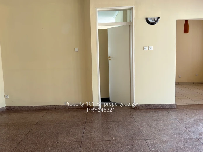 Price on application-Rental 5 bedrooms house in Borrowdale west