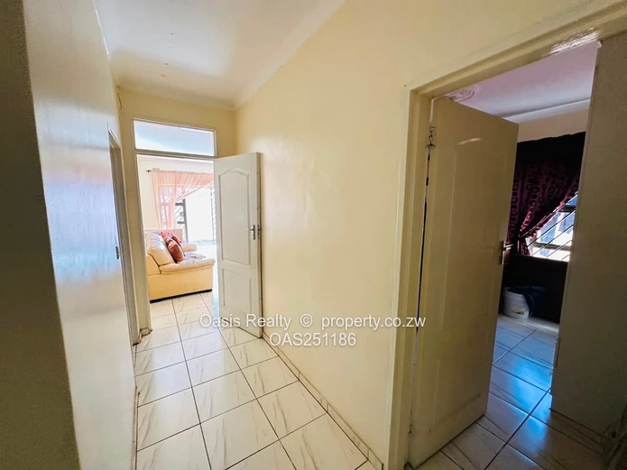 Springvale 5 Bed house For Sale 