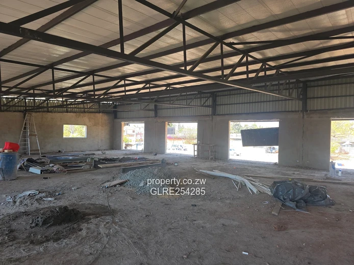 186m² Unfinished Industrial Warehouse — Belvedere (Borehole)