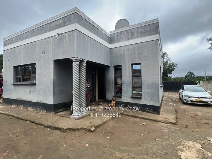 3,300sqm Stand with Title Deeds and Serviced 3-Bedroom Cottage