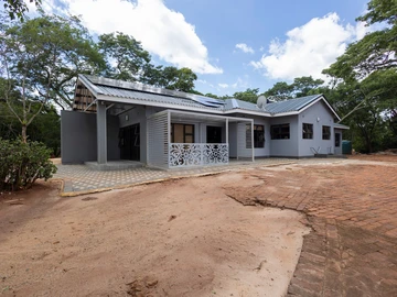 6 Bedroom House