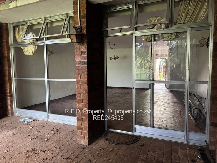 Comfortable Double-Storey Living In Ascot!