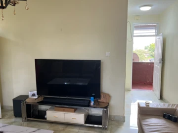 2 Bedroom Flat & Apartment