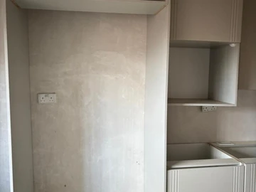 2 Bedroom Flat & Apartment
