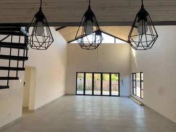 4 Bedroom Flat & Apartment