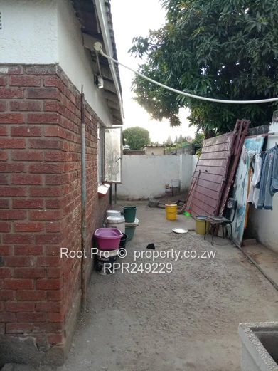 GLEN NORAH B HOUSE FOR SALE – USD 62,000 Situated on a corner stand measuring 250m², this well-maint