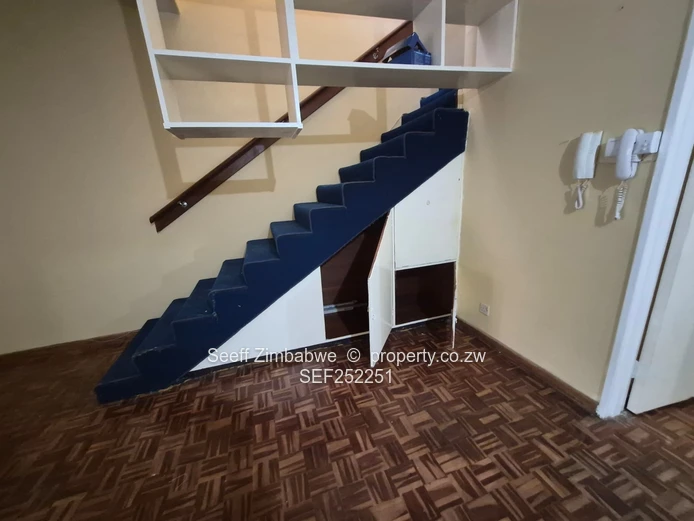 Modern 3-Bedroom Townhouse in Greystone Park, Gaydon Heights — 8-Unit Complex