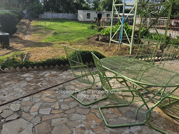 Solid House In Mt Pleasant For Rent Good Location Close To Groombridge Shopping Centre. (Sole Mandate)