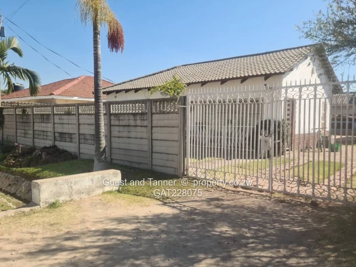 A charming starter home in Mainway Meadows 