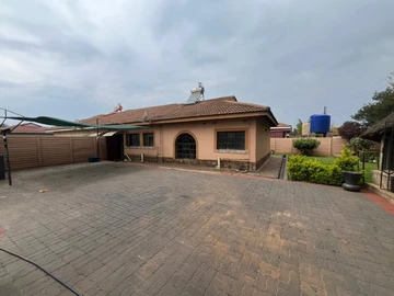 3 Bedroom Garden Flat