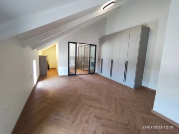4 Bedroom Flat & Apartment