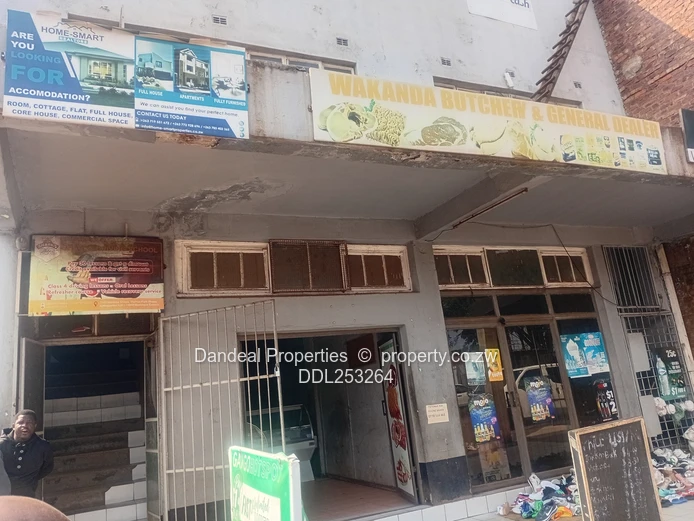 Spacious 5-Bed Home in Ballantyne Park — Pool & Borehole