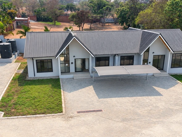 3 Bedroom Flat & Apartment
