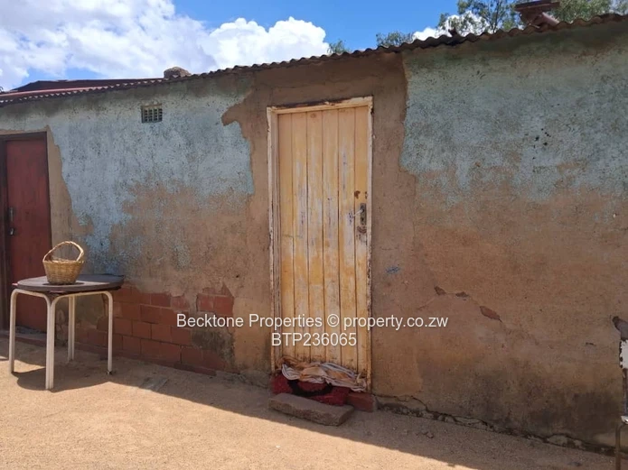 Number 6 house for sale (Sole Mandate)