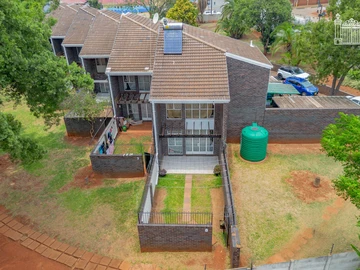 2 Bedroom Flat & Apartment
