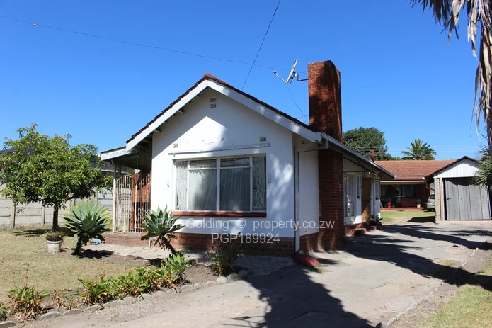 House for Sale in Queensdale. (Sole Mandate)