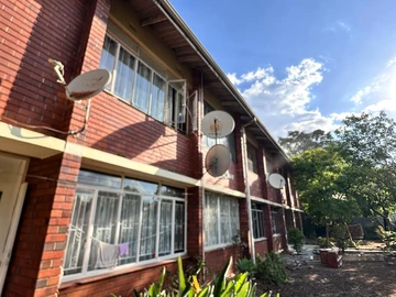 2 Bedroom Flat & Apartment