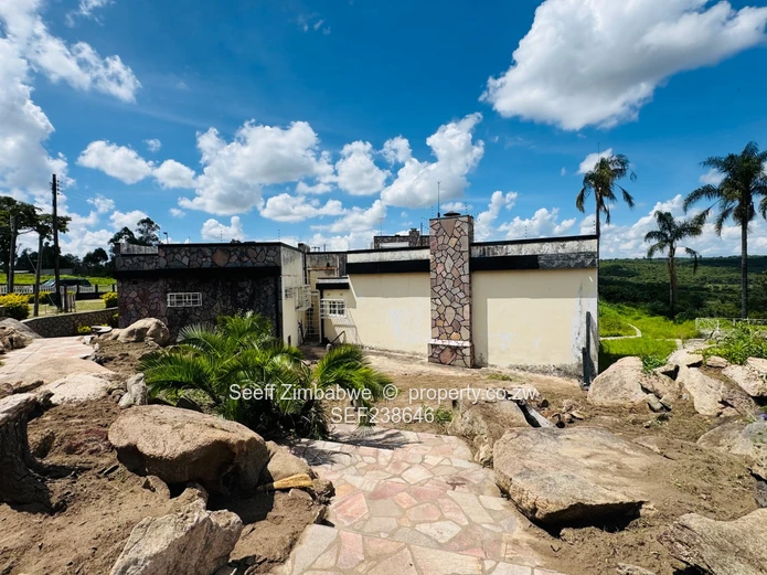 Charming Farm Retreat With Luxurious Touches