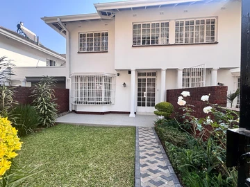 3 Bedroom Flat & Apartment