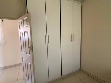 6 Bedroom House