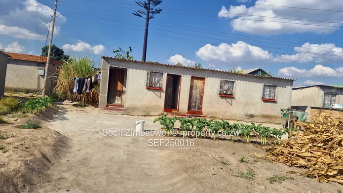 400m² Stand with 3 Rooms in Ushewokunze, Harare South (Sole Mandate)