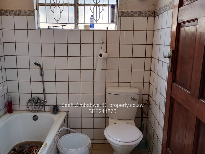 Emganwini Neat & Convenient family Home (Sole Mandate)