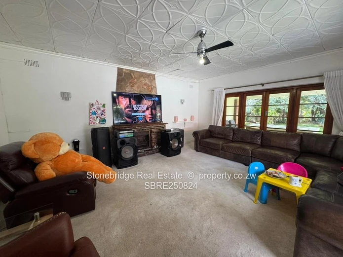 Beautiful 4 bedroomed House in Hillside for sale