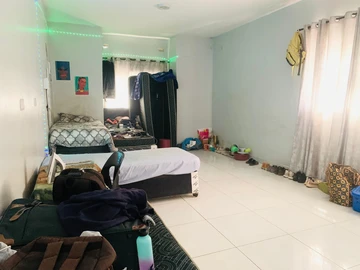 7 Bedroom Flat & Apartment