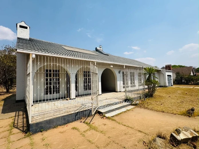 3-Bedroom Family Property On Over 1 Acre