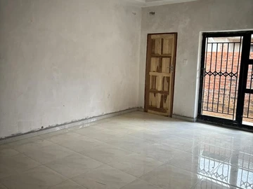 2 Bedroom Flat & Apartment