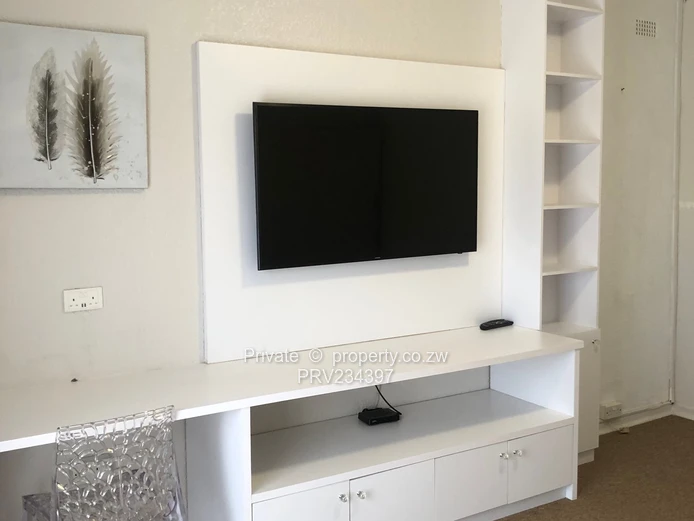 Beautifully Renovated Highlands Townhouse (With Modern Finishings) (Sole Mandate)