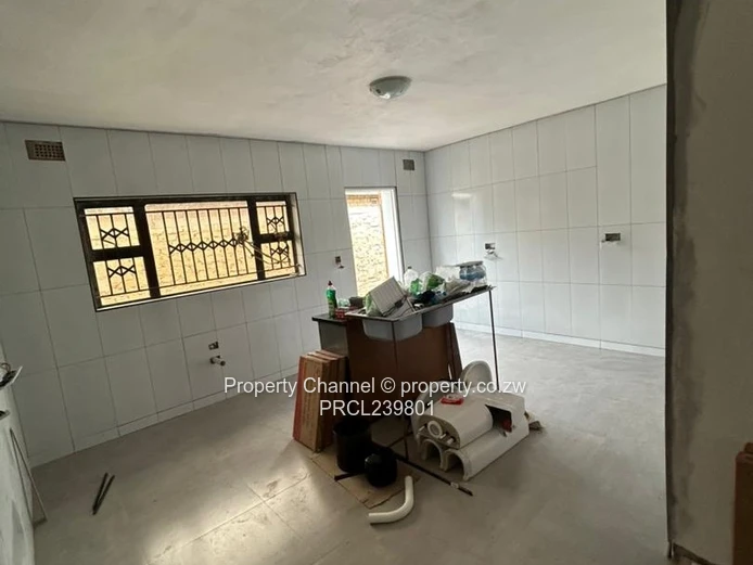 4-Bed Tiled Home with En-suite & Water Tank — Chitungwiza Nyatsime