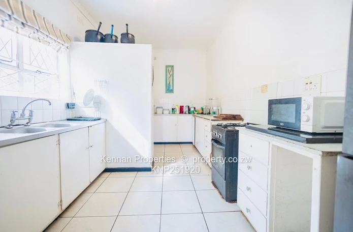 4 Bedroom house in Greystone Park with exceptional design potential.