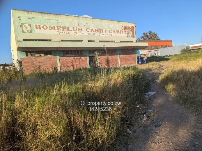 Chitungwiza Zengeza 4 commercial building for sale  (Sole Mandate)