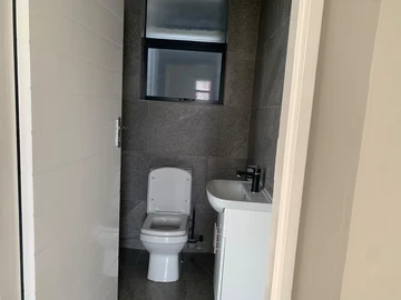 3 Bedroom Flat & Apartment