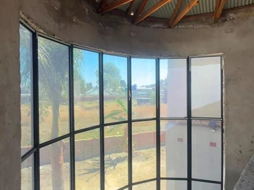 6 Bedroom House