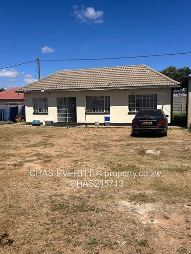 5 Bedroom House for Sale in Zimre Park.