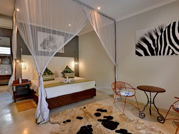 Hotel & Lodge