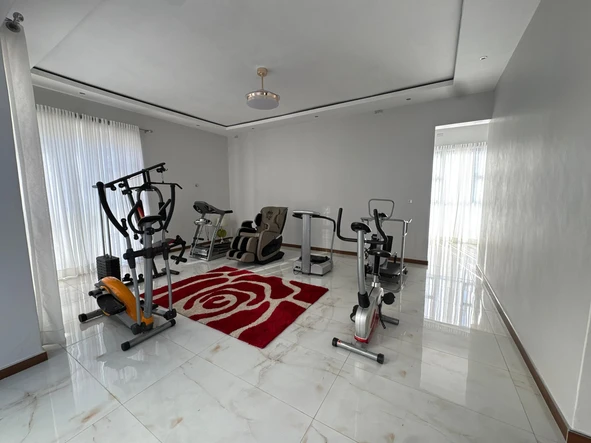 5 Bedroom House