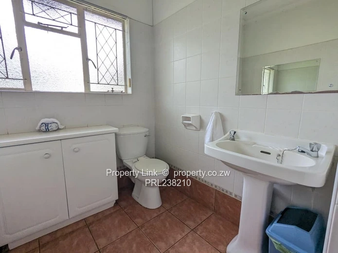 Spacious Family Home With Self-Contained Cottage